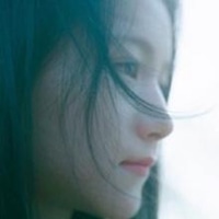 女生侧脸长发头像