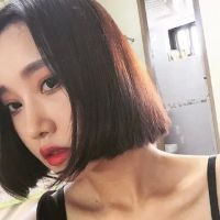 短发女生侧脸头像