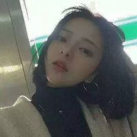 短发女生侧脸头像