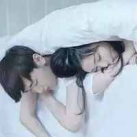 情侣头像接吻一对两张