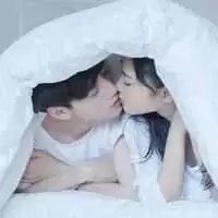 情侣头像接吻一对两张