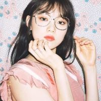 女生自拍微信头像图片