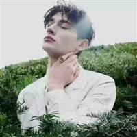 穿白衬衫的男生头像