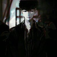 悲伤难过的动漫男生头像