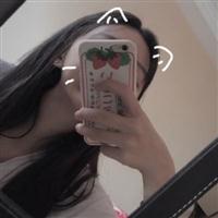 女生呆萌手机控头像，甜甜的梦都给你！