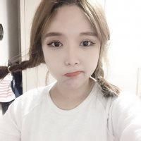 可爱两个辫子的女生头像