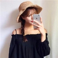 女生对着镜子自拍头像