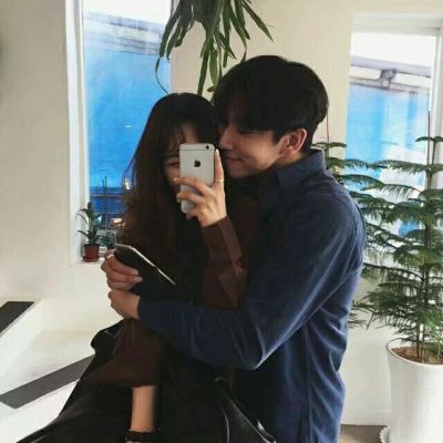 情侣头像高冷气质双人，在你左耳说爱你！