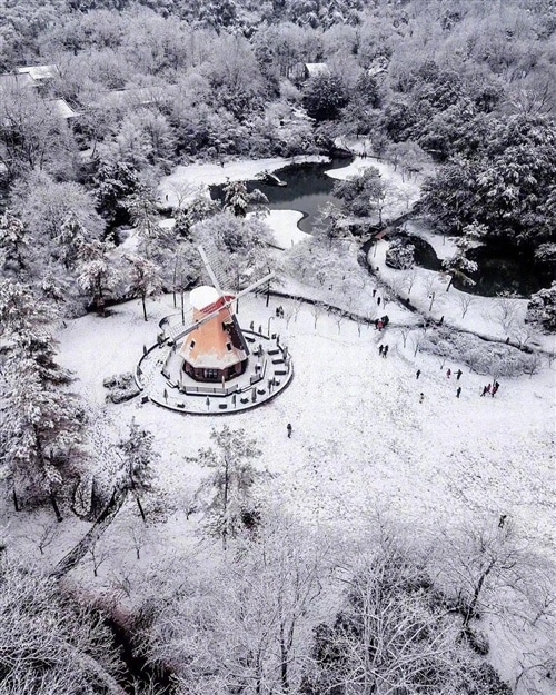 唯美的杭州西湖雪景图