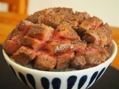 想吃肉的心情说说想到肉嘴就馋的说说
