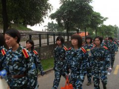 军训很累的幽默说说_关于高中军训的幽默一句话经典说说