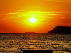 日出在海边的唯美短句子_海上观日出的说说发朋友圈